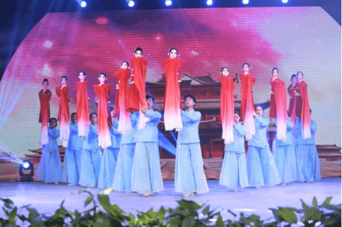 12個節(jié)目匯成一臺高品質(zhì)演出 海內(nèi)外觀眾共品武漢 味道